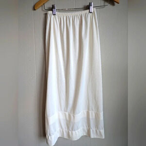 Berkliff Half Slip in White size Small Vintage Office‎ Skirt